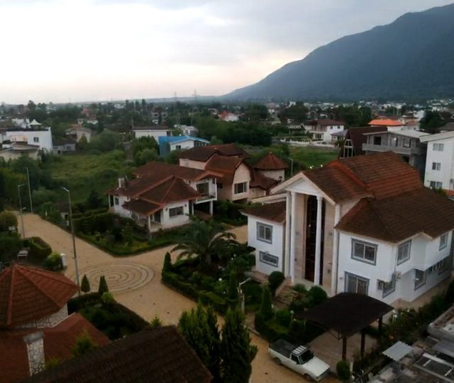 فروش ویلا لوکس و مدرن در منطقه چلندر