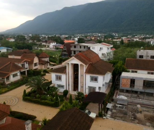 فروش ویلا لوکس و مدرن در منطقه چلندر