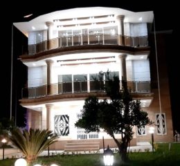 فروش ویلا مدرن 3 طبقه در ونوش