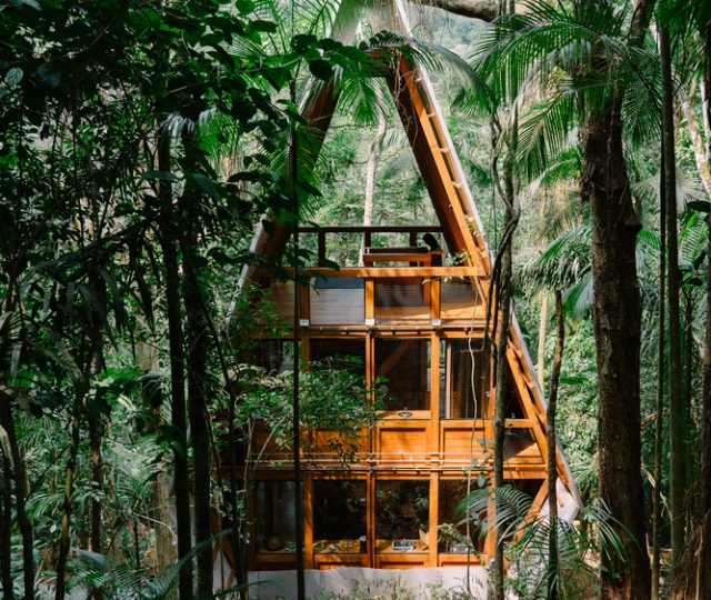 طراحی و ساخت کلبه چوبی