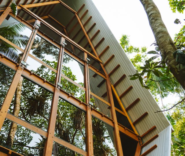 طراحی و ساخت کلبه چوبی