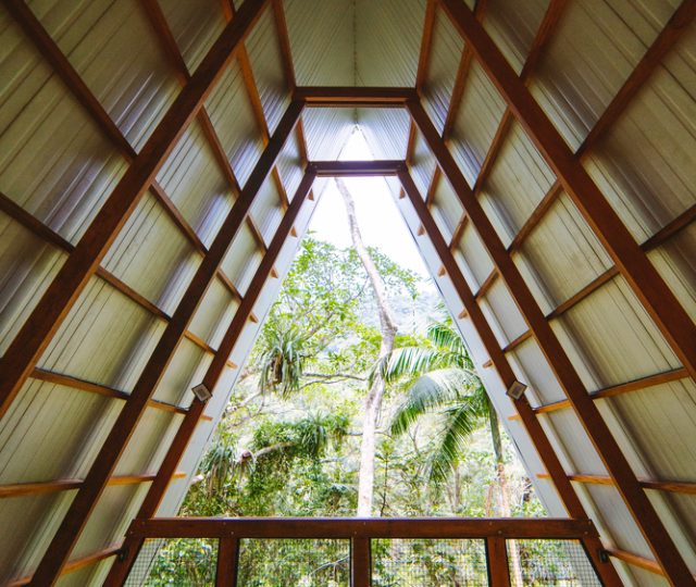 طراحی و ساخت کلبه چوبی