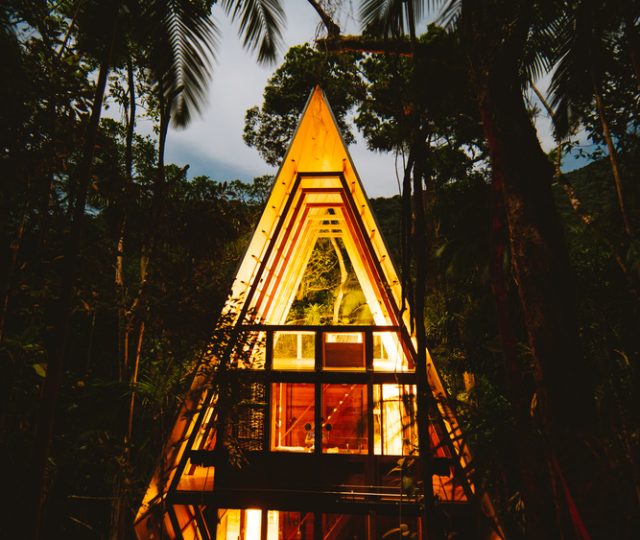 طراحی و ساخت کلبه چوبی