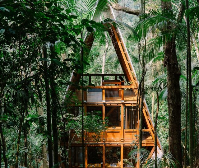 طراحی و ساخت کلبه چوبی