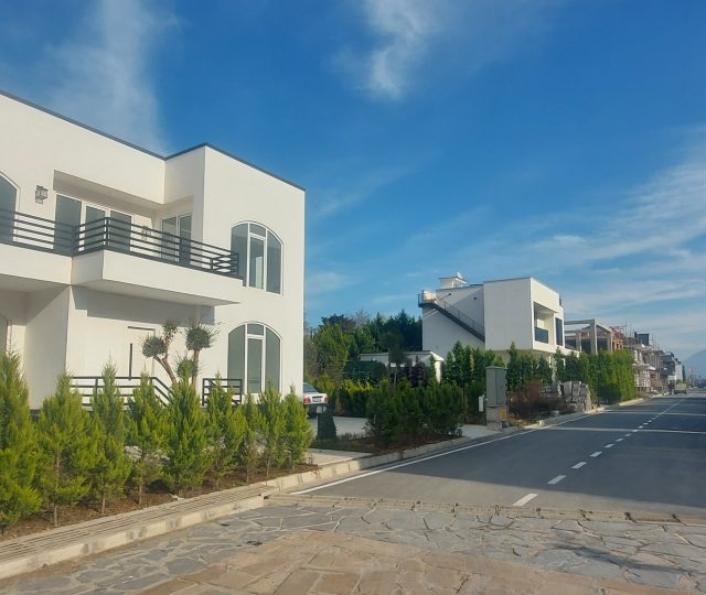 فروش ویلا زیرقیمت در شمال شهرک نارون