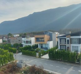 فروش ویلا زیرقیمت در شمال شهرک نارون