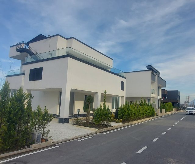 فروش ویلا با استخر روف در نوشهر