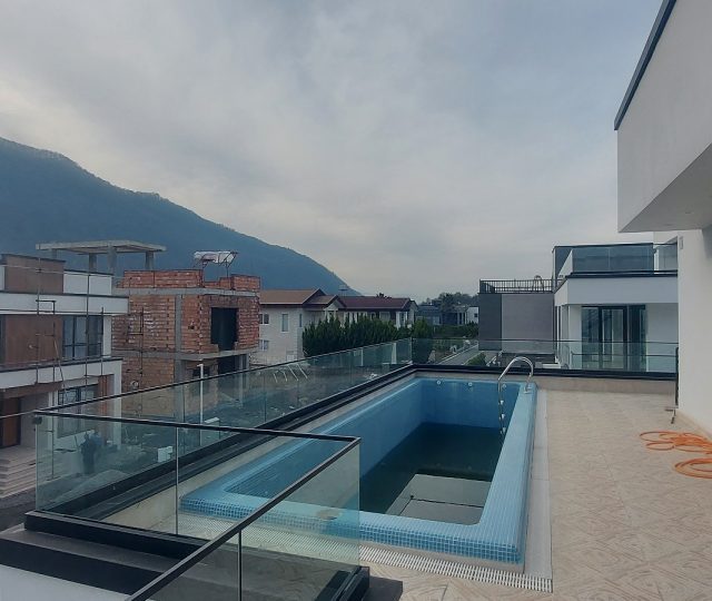 فروش ویلا با استخر روف در نوشهر