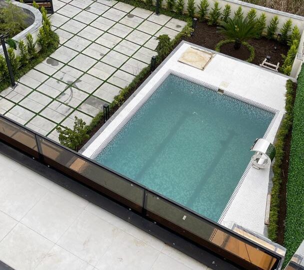 ویلا ۳۵۰ متری سه خواب در مجتمع با استخر و روف جنگلی