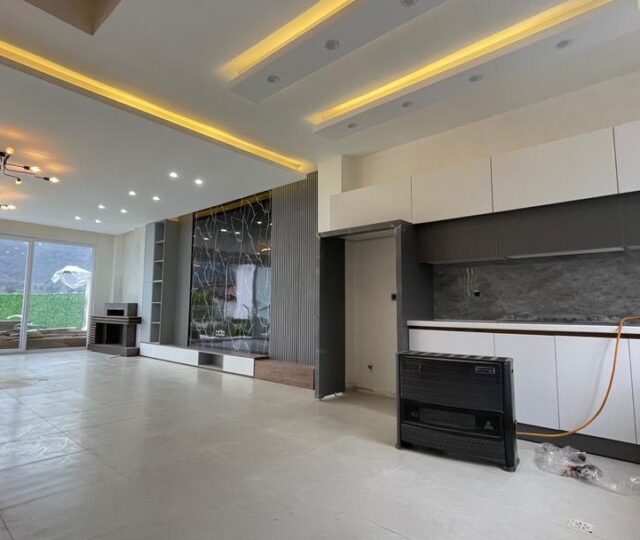 ویلا ۳۵۰ متری سه خواب در مجتمع با استخر و روف جنگلی