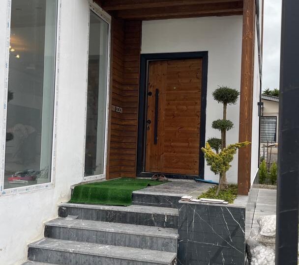 ویلا ۳۵۰ متری سه خواب در مجتمع با استخر و روف جنگلی