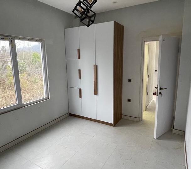 ویلا ۳۵۰ متری سه خواب با استخر و روف جنگلی