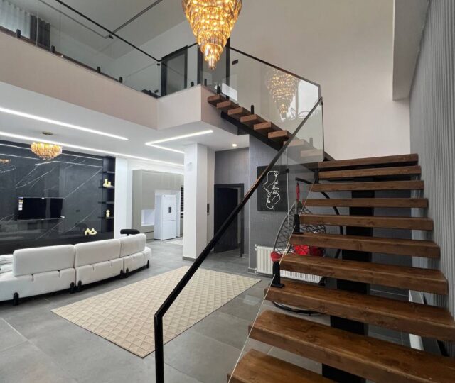 ویلا لوکس ملکار با استخر و ویوی بی‌نظیر جنگل