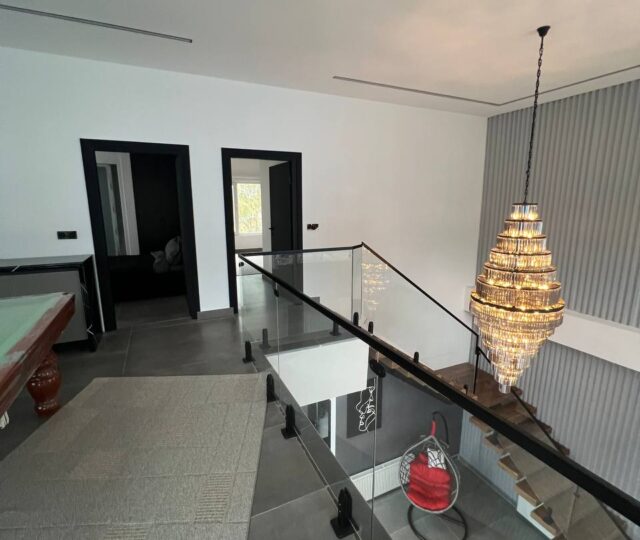 ویلا لوکس ملکار با استخر و ویوی بی‌نظیر جنگل